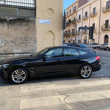 Due Cani Apartment Palermo Luaran gambar