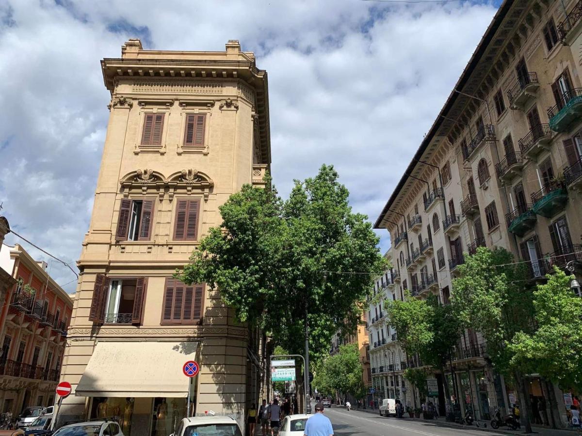 Due Cani Apartment Palermo Luaran gambar